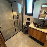 Sueper Vip Havuzlu Muestakil Odalar Banyolu Villa