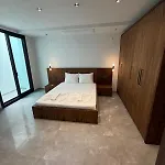 Villa Sueper Vip Havuzlu Muestakil Odalar Banyolu Çeşme