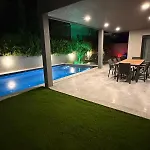 Villa Sueper Vip Havuzlu Muestakil Odalar Banyolu Çeşme