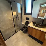 Sueper Vip Havuzlu Muestakil Odalar Banyolu Villa