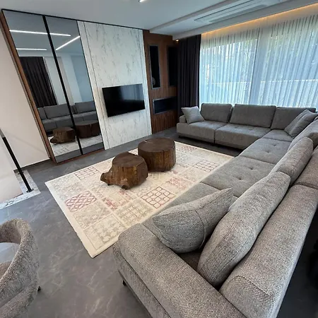 Villa Sueper Vip Havuzlu Muestakil Odalar Banyolu *