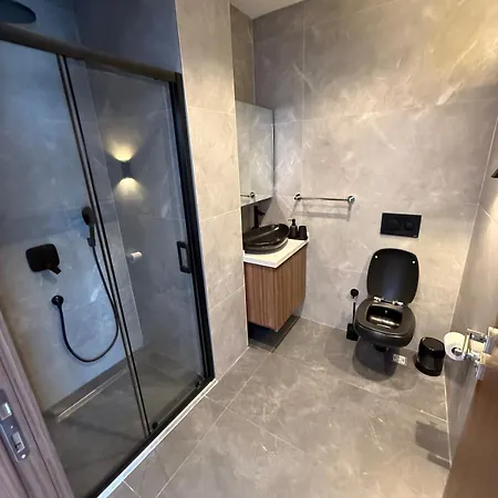 Villa Sueper Vip Havuzlu Muestakil Odalar Banyolu Cesme