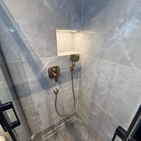 Sueper Vip Havuzlu Muestakil Odalar Banyolu * Cesme