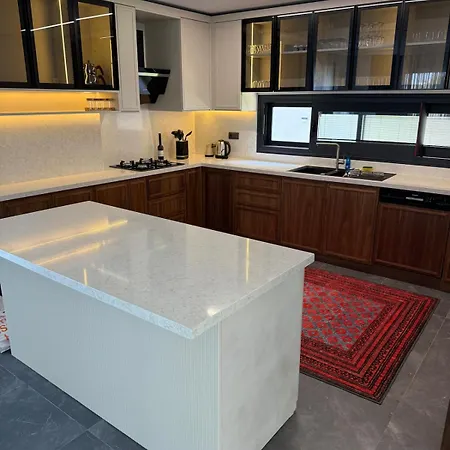 Villa Sueper Vip Havuzlu Muestakil Odalar Banyolu Cesme