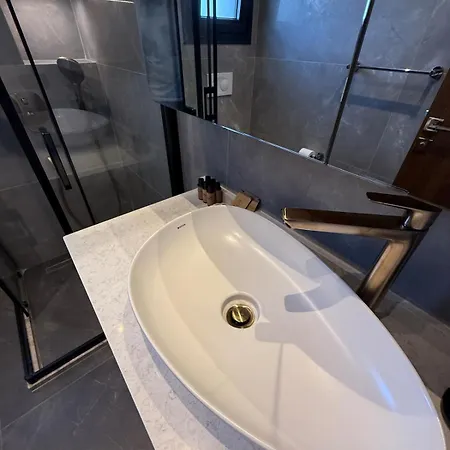 Sueper Vip Havuzlu Muestakil Odalar Banyolu Villa Cesme