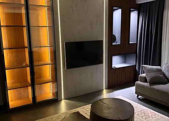 Sueper Vip Havuzlu Muestakil Odalar Banyolu *