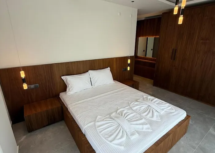 Villa Sueper Vip Havuzlu Muestakil Odalar Banyolu Çeşme