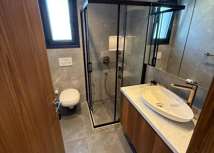 Sueper Vip Havuzlu Muestakil Odalar Banyolu * Çeşme