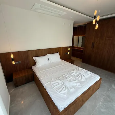 빌라 Sueper Vip Havuzlu Muestakil Odalar Banyolu Çeşme