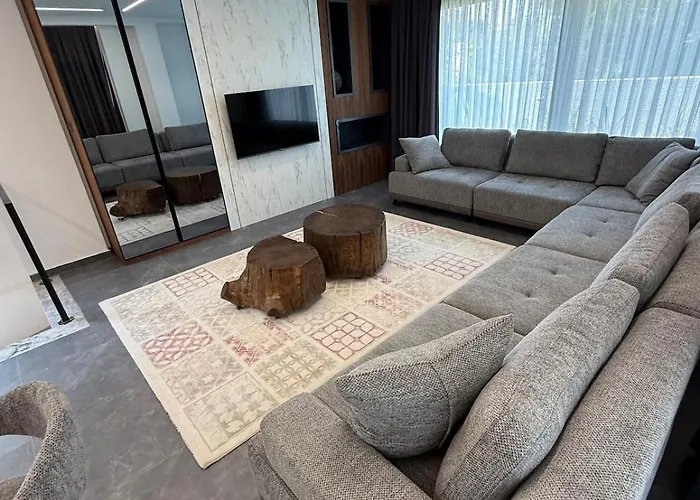 Villa Sueper Vip Havuzlu Muestakil Odalar Banyolu *