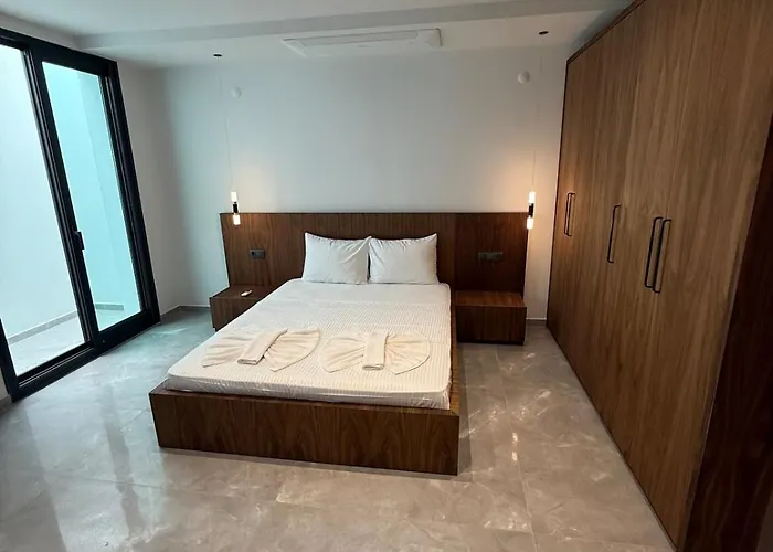 Villa Sueper Vip Havuzlu Muestakil Odalar Banyolu Çeşme