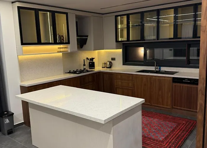 Villa Sueper Vip Havuzlu Muestakil Odalar Banyolu