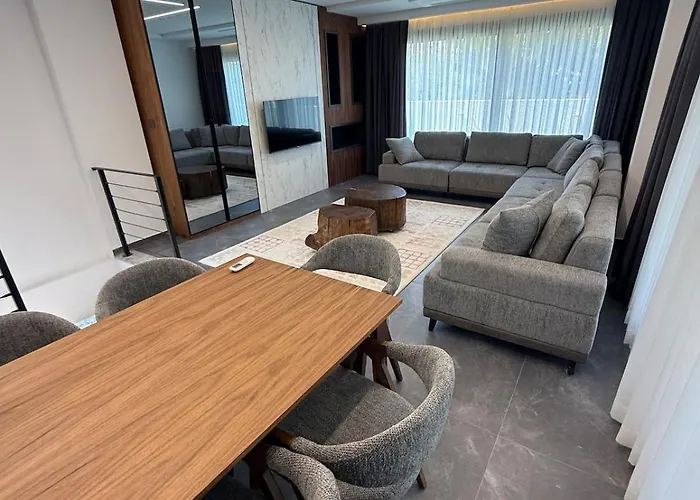 Villa Sueper Vip Havuzlu Muestakil Odalar Banyolu Çeşme