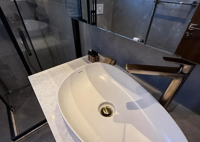 Sueper Vip Havuzlu Muestakil Odalar Banyolu Villa Çeşme